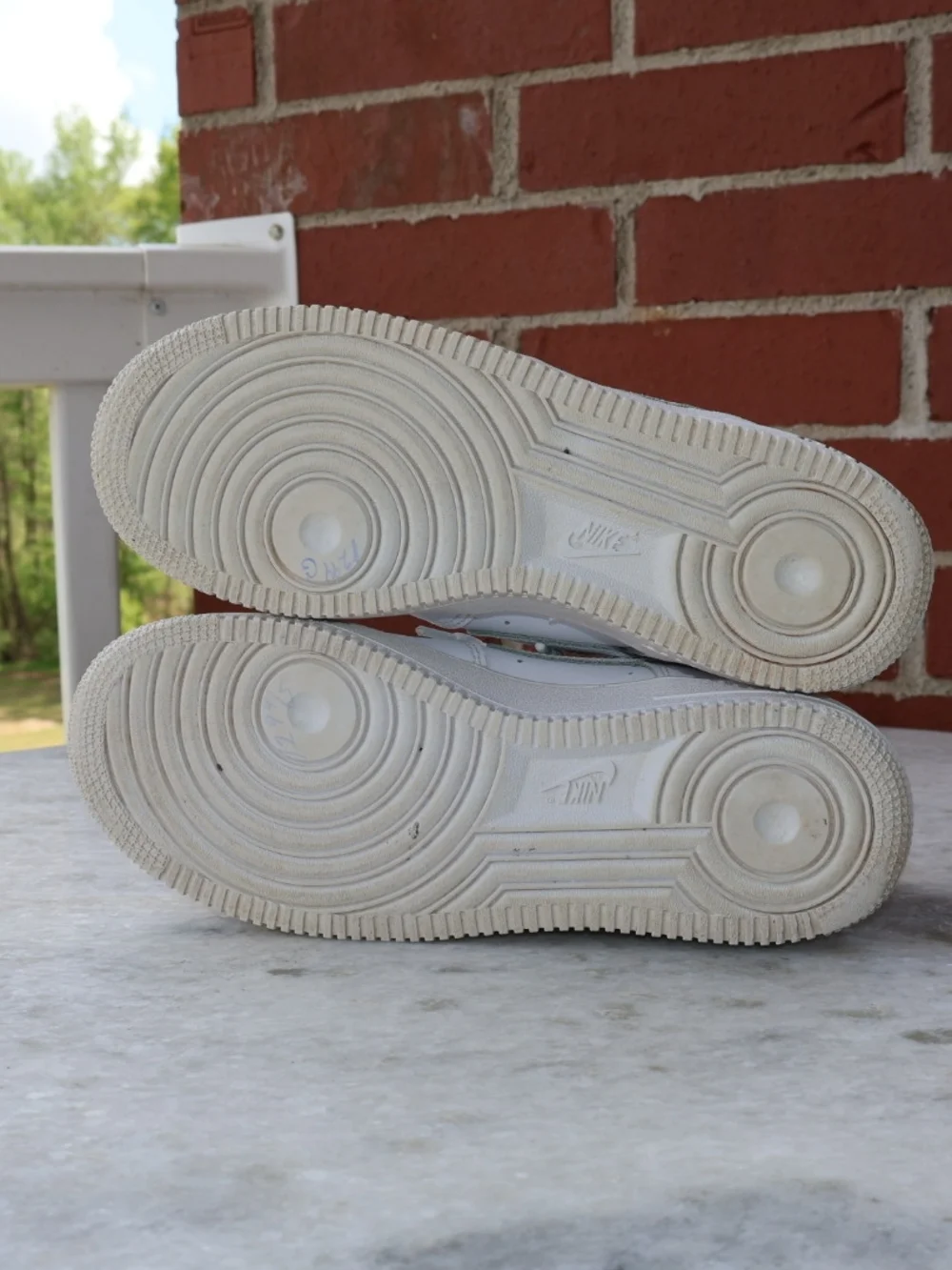 Nike Air Force 1 Low (GS) - Picture 7 of 8
